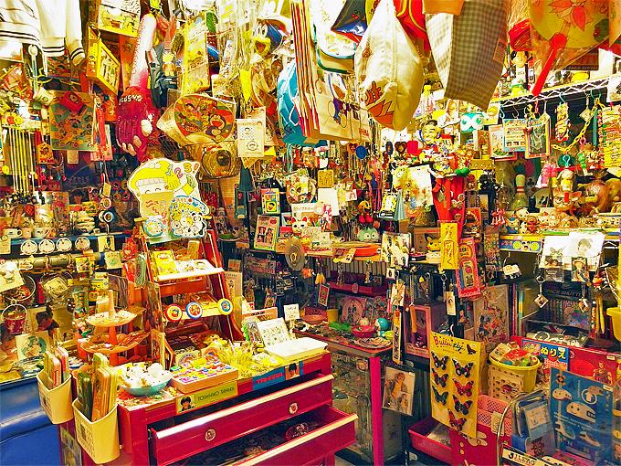 レトロ雑貨店で見つける思い出のアイテムたち