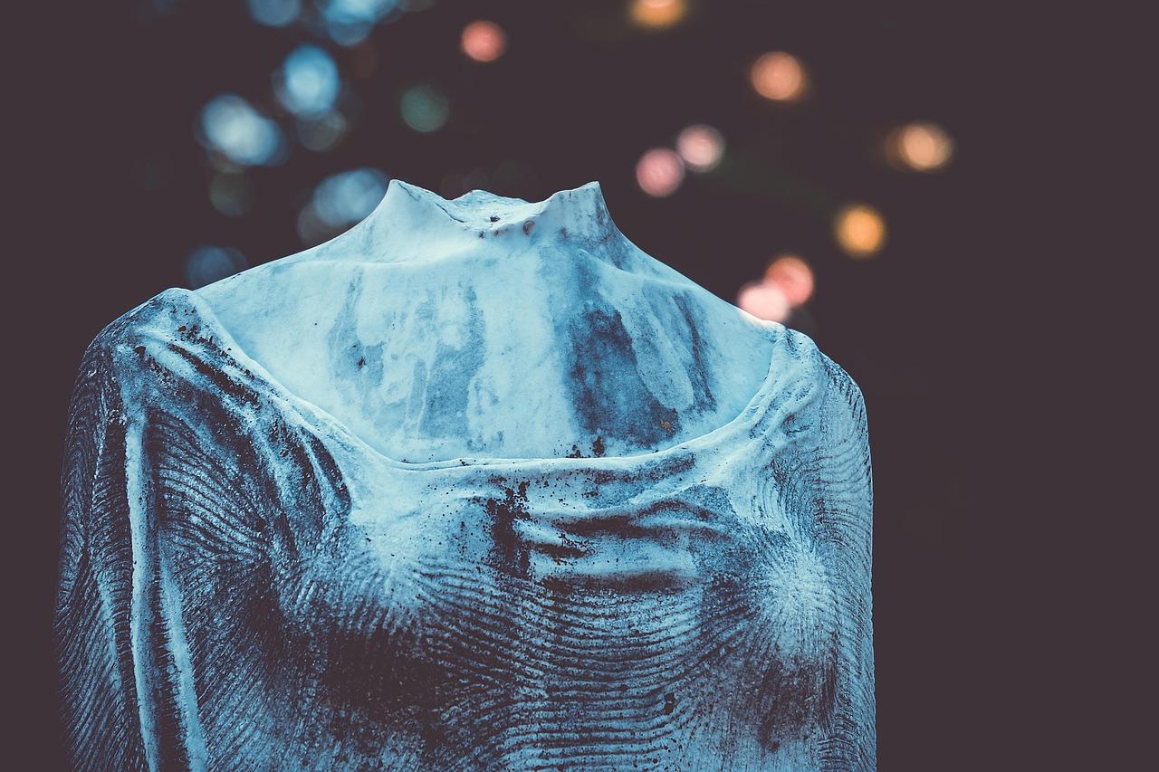 





ヘッドレスコマースとは何か ​中小企業にとってのメリットと前提条件



