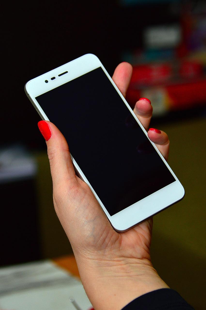 モバイル表示と表示速度の改善⁣ テーマ設定と画像圧縮で離脱率を下げる