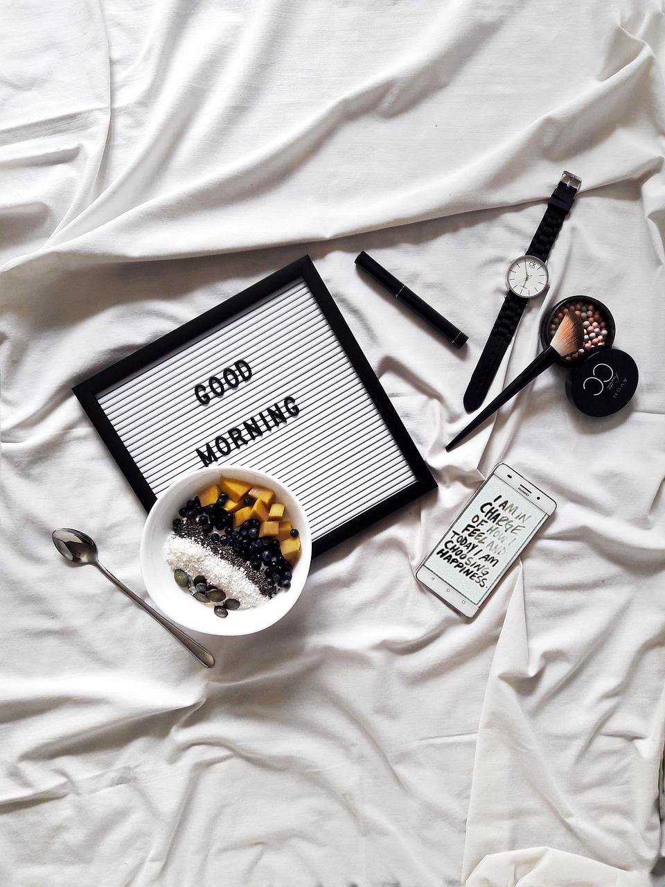 アパレル不況をどう生き抜く?2026年も伸び続けるファッションECの共通点 5 インスタとLINEを軸にした集客とファン育成 広告費に頼りすぎない導線設計